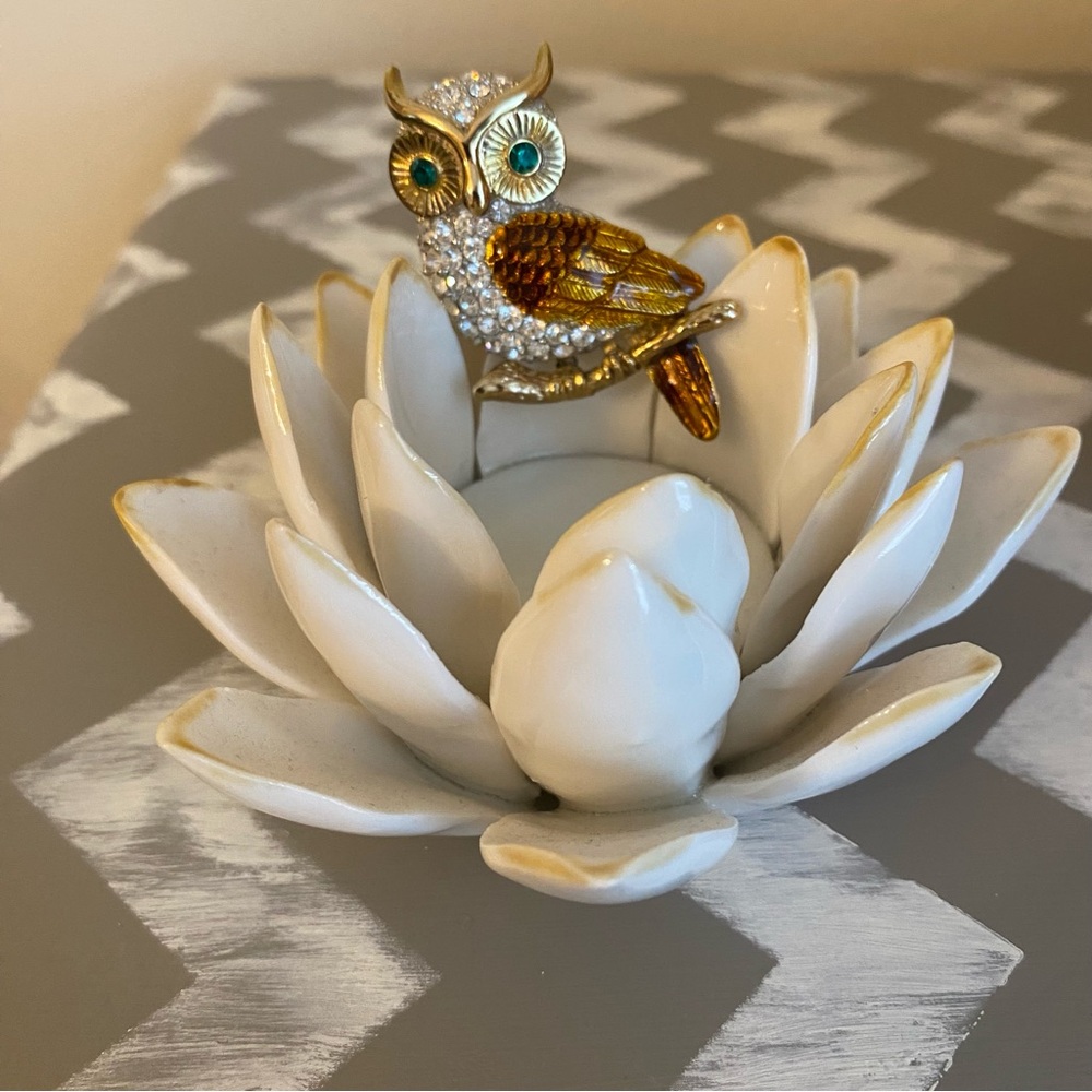 Vintage Gold Tone Owl Brooch | Rhinestone Body & Amber Enamel Wings - Picture 10 of 10